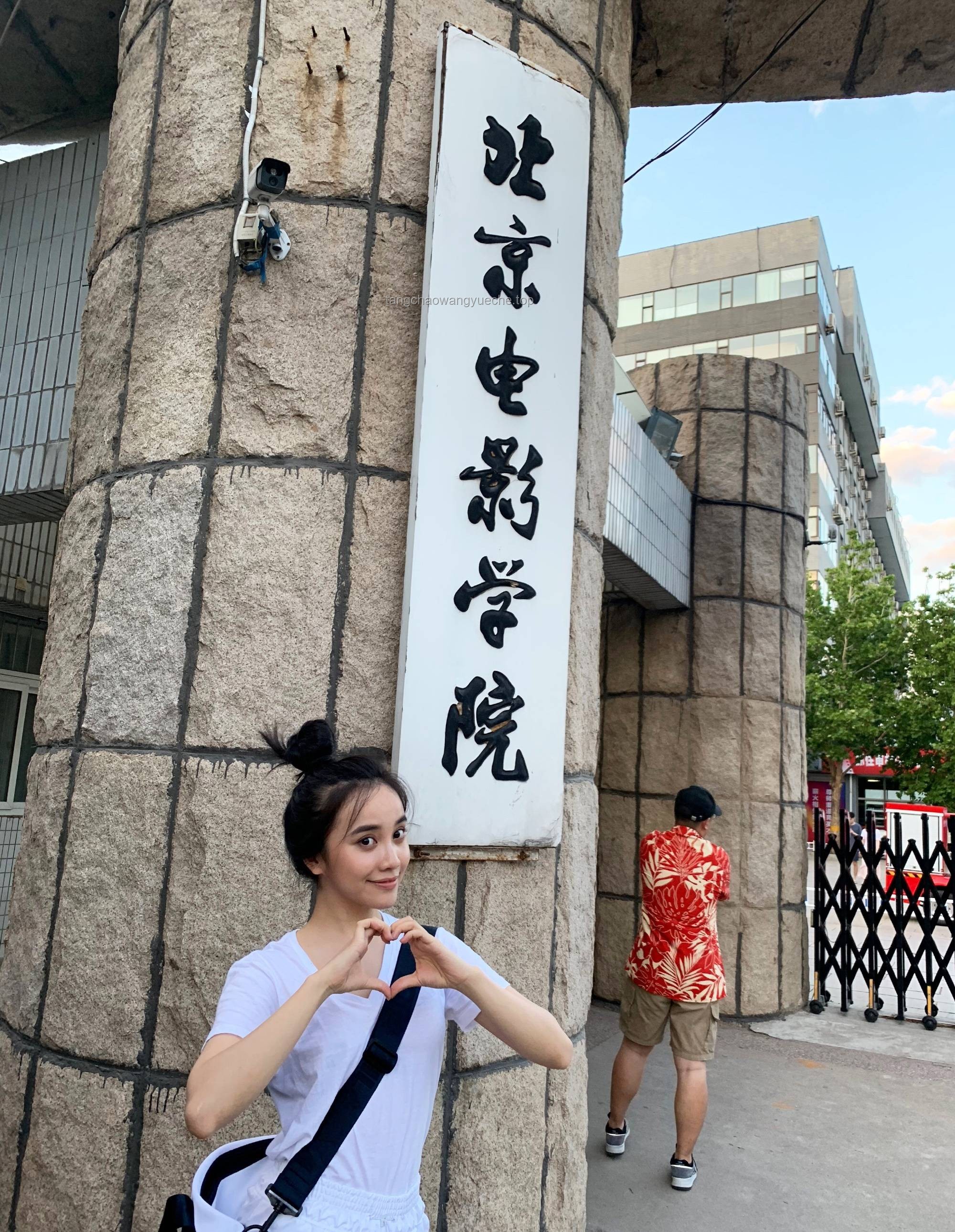 刘浩存加绒摇直拍表现对比分析